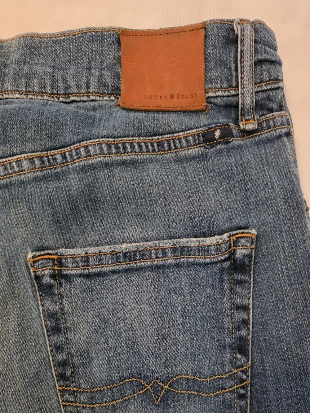 Lucky Brand Men's 410 Athletic Fit Denim Jeans, Size 33